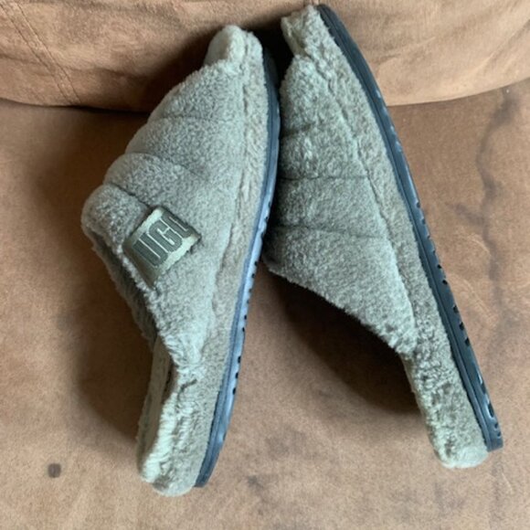 UGGS "Fluff You" Slippers Men's Size 11 - Picture 5 of 7